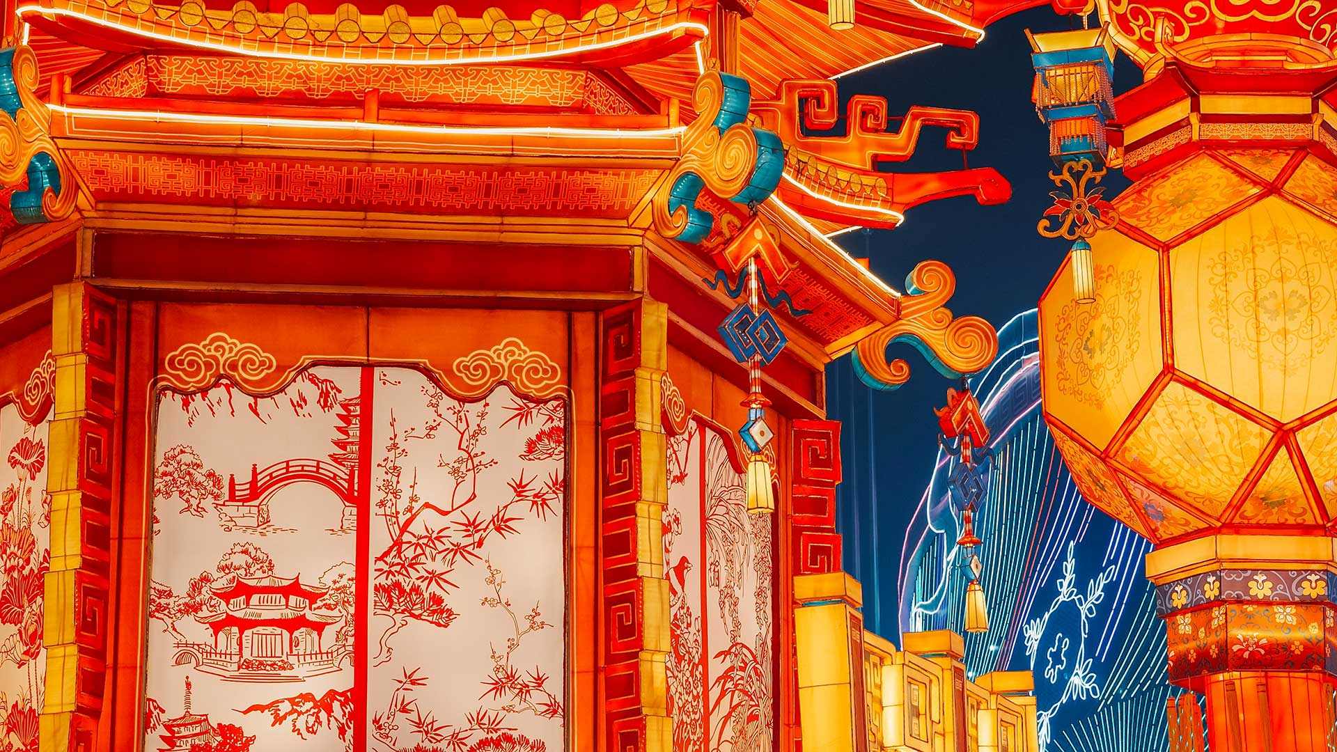 元宵节期间悬挂的宫灯，北京自贡灯会现场，北京，中国